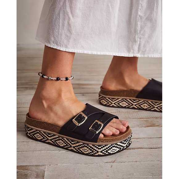 🎉LAST CHANCE🎉 FREE PEOPLE Caravelle Cork Footbed Sandals / Black - Picture 4 of 14